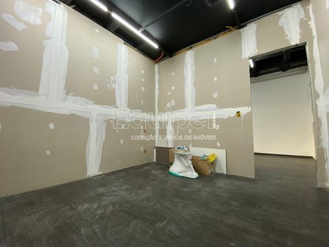Foto Sala / Conjunto Comercial