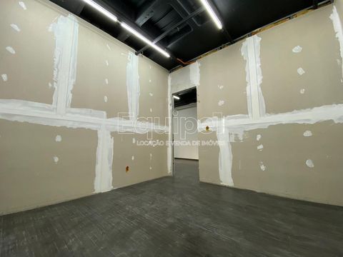 Foto Sala / Conjunto Comercial