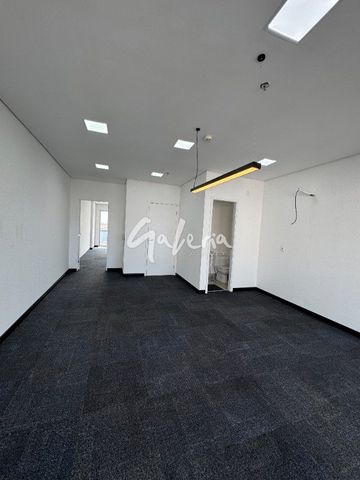 Foto Sala / Conjunto Comercial