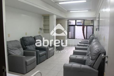 Foto Edifício Inteiro