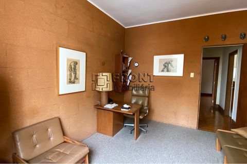Foto Edifício Inteiro