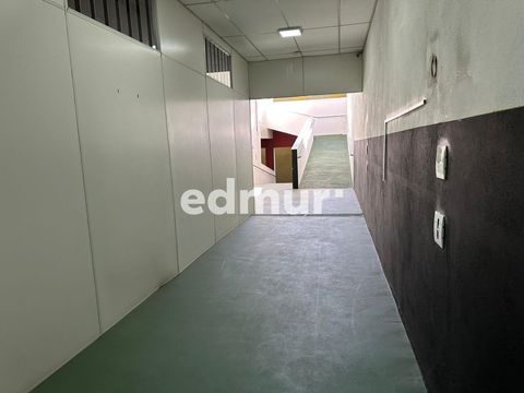 Foto Edifício Inteiro
