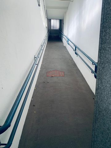Foto Edifício Inteiro
