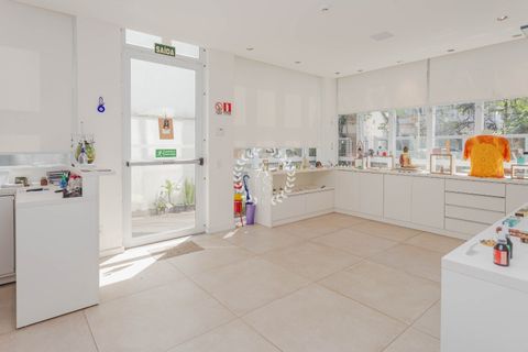 Foto Edifício Inteiro