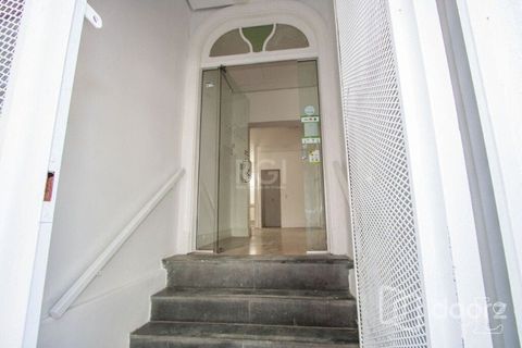 Foto Edifício Inteiro