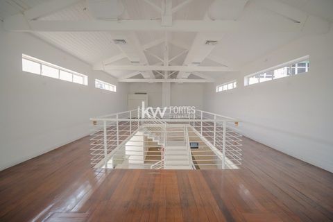 Foto Edifício Inteiro
