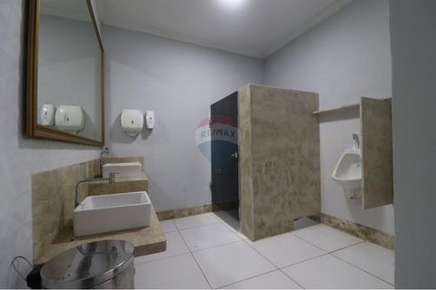 Foto Edifício Inteiro