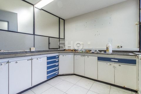 Foto Edifício Inteiro