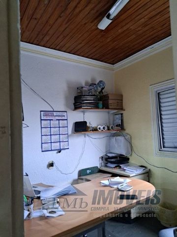 Foto Edifício Inteiro