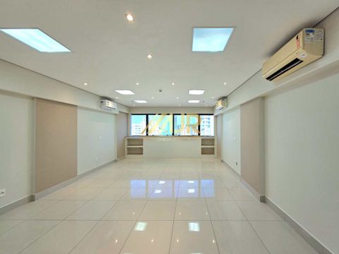 Foto Sala / Conjunto Comercial
