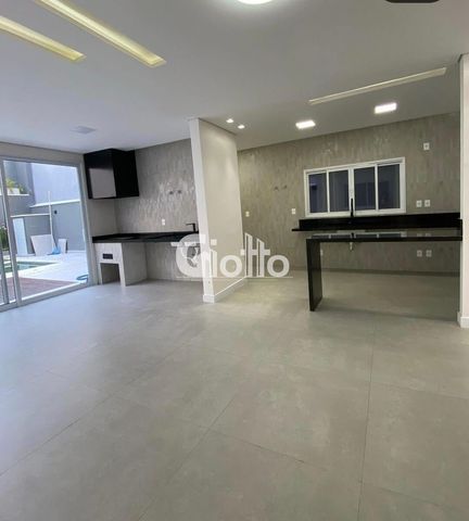 Foto Casa em Condomínio