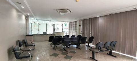 Foto Edifício Inteiro