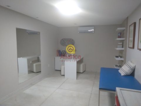 Foto Edifício Inteiro