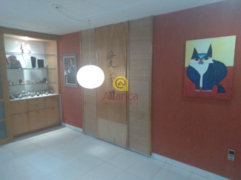Foto Edifício Inteiro