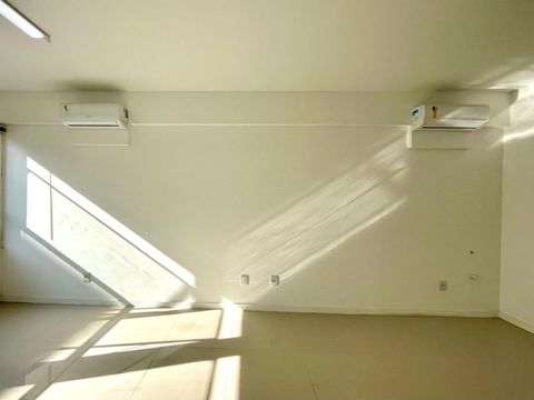 Foto Sala / Conjunto Comercial