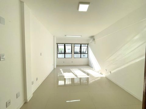 Foto Sala / Conjunto Comercial