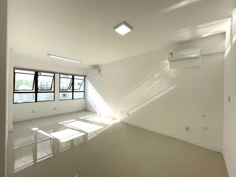 Foto Sala / Conjunto Comercial