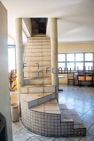 Foto Edifício Inteiro