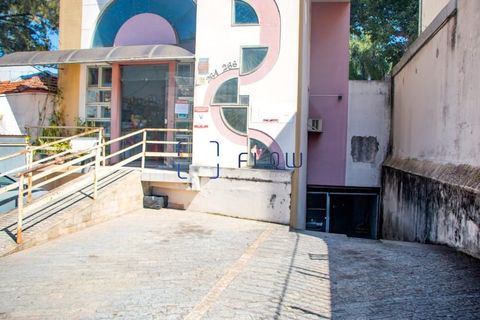 Foto Edifício Inteiro