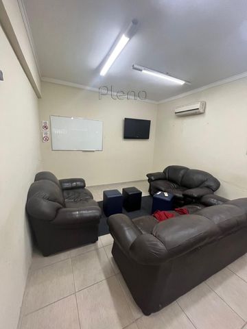 Foto Edifício Inteiro