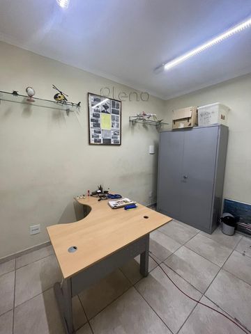 Foto Edifício Inteiro