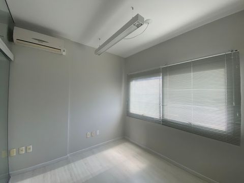 Foto Sala / Conjunto Comercial