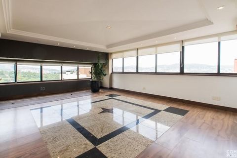 Foto Edifício Inteiro