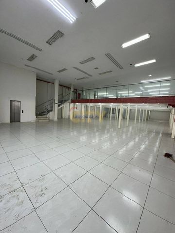Foto Edifício Inteiro