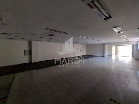 Foto Edifício Inteiro