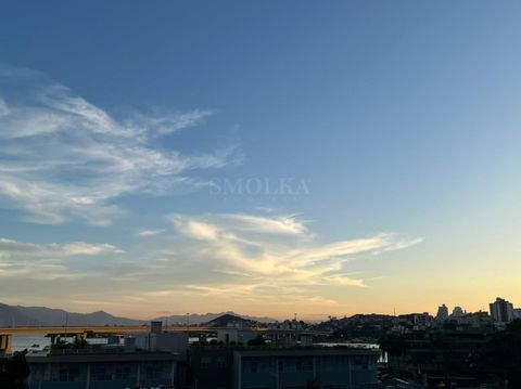 Foto Edifício Inteiro