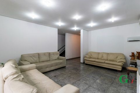 Foto Edifício Inteiro