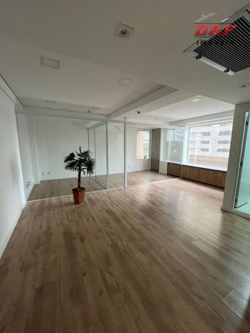 Foto Sala / Conjunto Comercial
