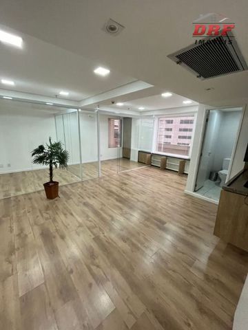 Foto Sala / Conjunto Comercial