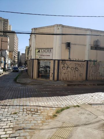 Foto Edifício Inteiro