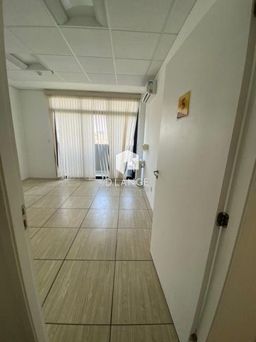 Foto Sala / Conjunto Comercial