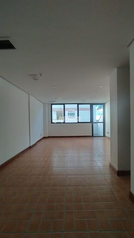 Foto Sala / Conjunto Comercial