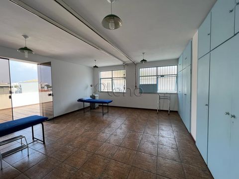 Foto Edifício Inteiro
