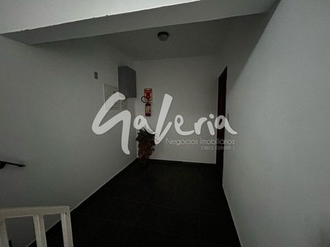 Foto Edifício Inteiro