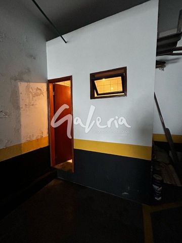 Foto Edifício Inteiro