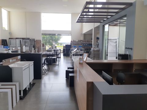 Foto Sala / Conjunto Comercial