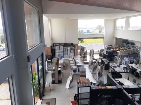 Foto Sala / Conjunto Comercial