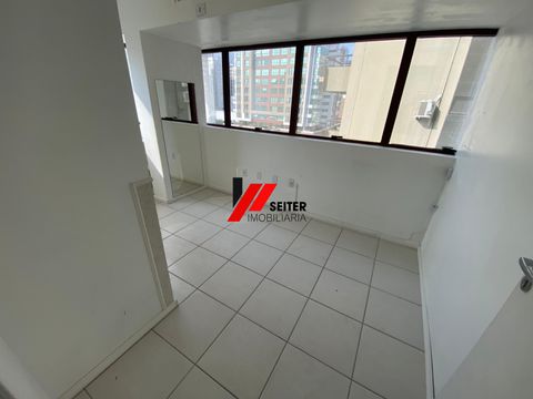 Foto Sala / Conjunto Comercial