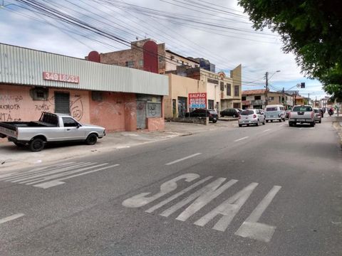 Foto Edifício Inteiro