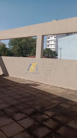 Foto Edifício Inteiro