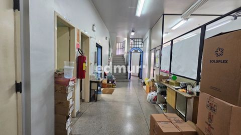 Foto Edifício Inteiro