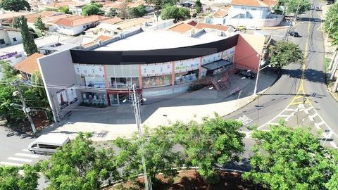 Foto Edifício Inteiro