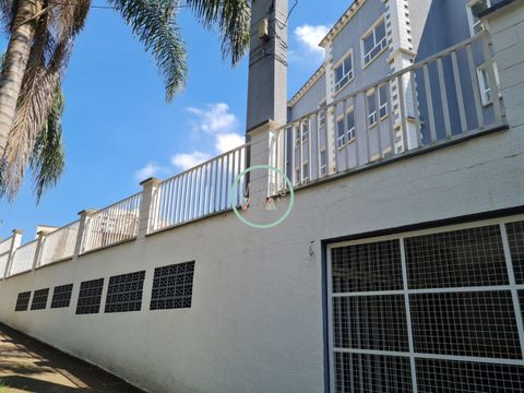 Foto Edifício Inteiro