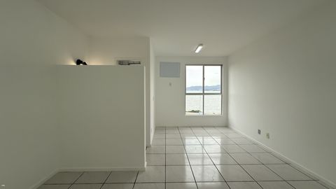 Foto Sala / Conjunto Comercial