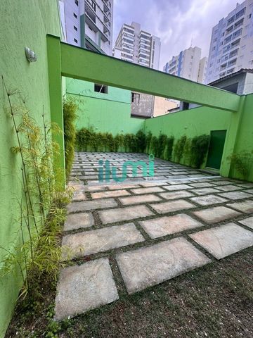 Foto Edifício Inteiro