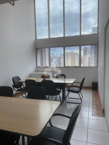 Foto Sala / Conjunto Comercial